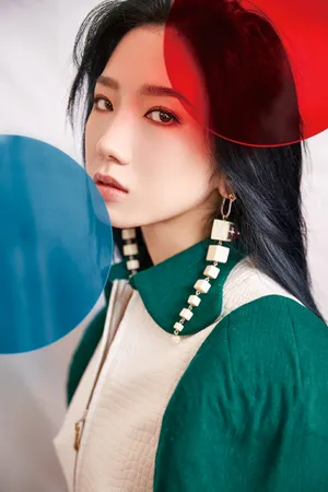 孟美岐闺蜜好美魅惑时尚写真_5