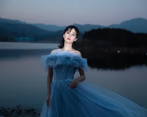 乔欣湖蓝长裙甜美写真图片_4