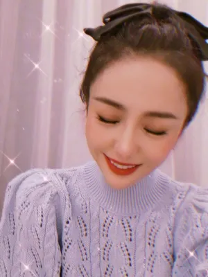 佟丽娅淡紫毛衣温柔甜美自拍图片_2