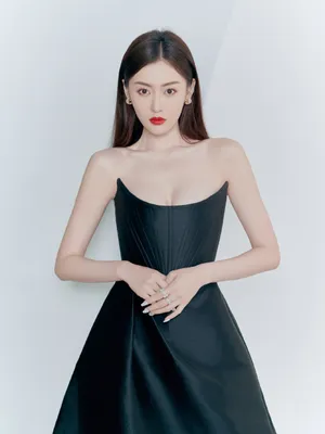 张天爱黑色抹胸礼服性感写真图片