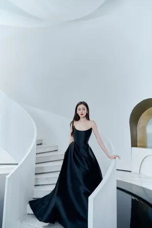 张天爱黑色抹胸礼服性感写真图片_3