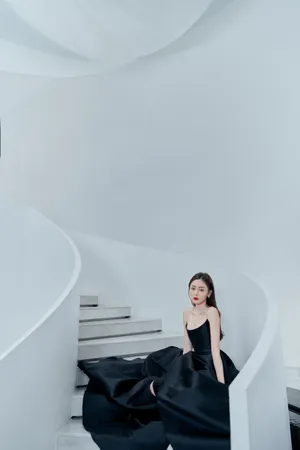 张天爱黑色抹胸礼服性感写真图片_6