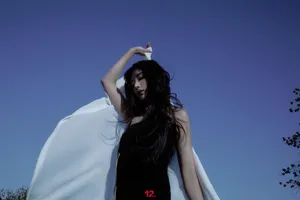 孔雪儿眼神冷艳撩人写真图片_6