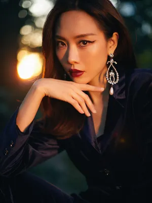 王霏霏丝绒西装魅力写真图片_5