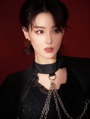 张馨予星眼妆A飒写真图片_1