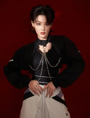 张馨予星眼妆A飒写真图片_6