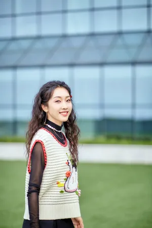 宣璐针织背心清新综艺剧照图片_1