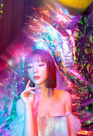 柳岩银白钻裙性感写真图片_2