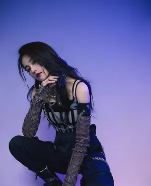 白鹿暗黑女团风甜酷写真图片