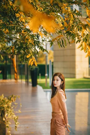 古力娜扎粉皮裙温柔美丽写真图片_3