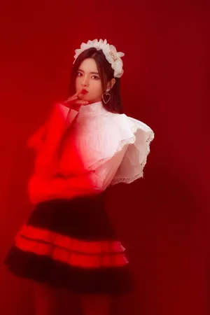 杨超越心动的信号收官魅力性感写真照