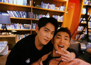 杨洋王彦霖欢乐开心合影帅照图片_1