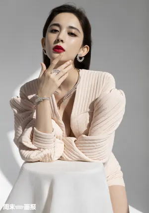 古力娜扎光影侧颜大片写真图片_2