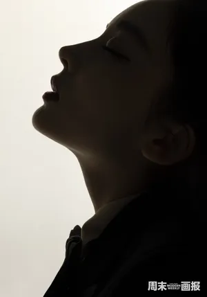 古力娜扎光影侧颜大片写真图片_10