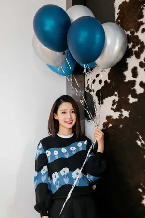李沁甜美俏皮写真图片_4