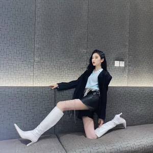 刘令姿甜酷靓丽写真图片_3