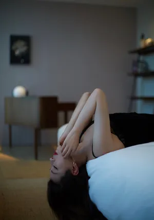 赵薇慵懒假日风大片写真图片