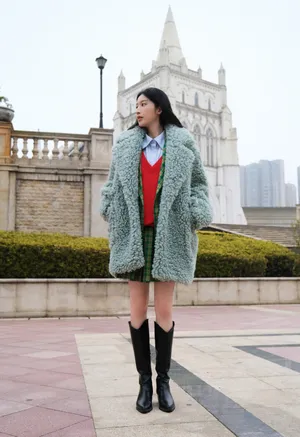 张俪清爽秀丽街拍图片_3