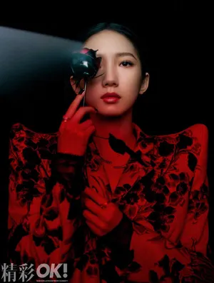孟美岐最新时尚杂志写真大片_2