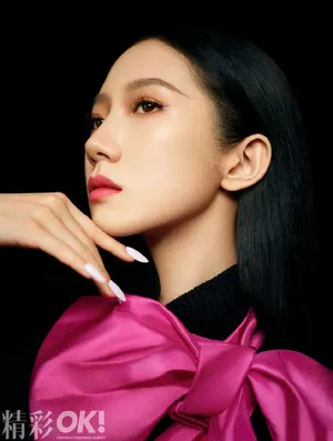 孟美岐最新时尚杂志写真大片_5