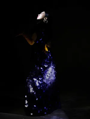 孟美岐最新时尚杂志写真大片_8