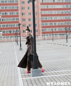 古力娜扎个性时髦写真图片_7