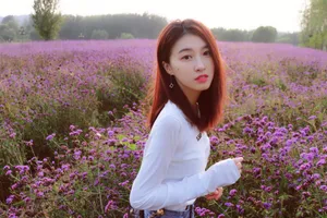 杜雨宸花间清秀写真图片_3
