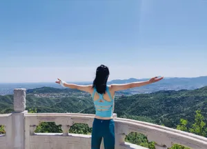 刘思彤元气运动写真照图片