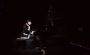 李云迪黑白西装儒雅帅气写真_4
