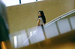 章若楠高腰流苏裙优雅写真图片_4