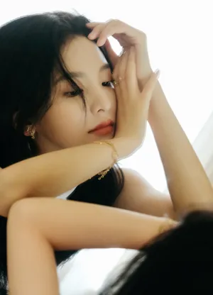 章若楠高腰流苏裙优雅写真图片_8