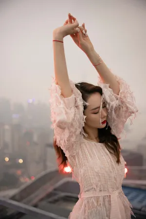 戚薇优雅靓丽纱裙写真图片
