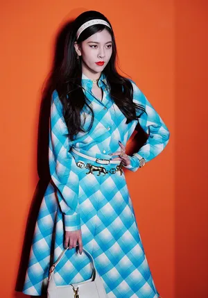 宋妍霏何穗许佳琪复古时髦现场照图片_4