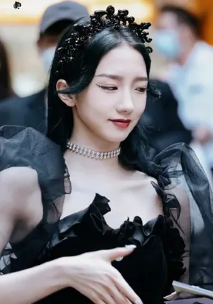 孟美岐暗黑公主惊艳帅气美照图片
