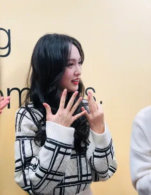 唐嫣卷发肤白貌美迷人美照图片_3