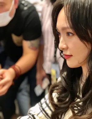 唐嫣卷发肤白貌美迷人美照图片_6