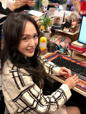 唐嫣卷发肤白貌美迷人美照图片_7