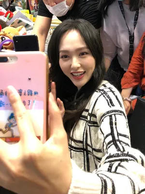 唐嫣卷发肤白貌美迷人美照图片_11