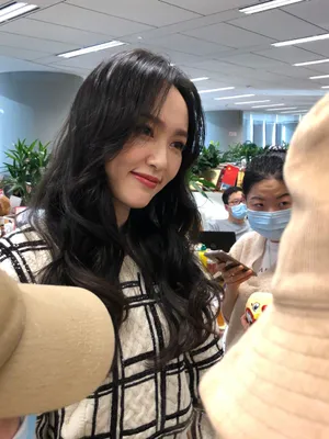 唐嫣卷发肤白貌美迷人美照图片_13