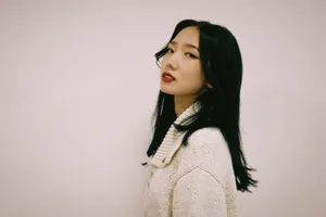 孟美岐元气俏皮自拍照图片