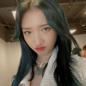 孟美岐元气俏皮自拍照图片_16