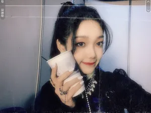 希林娜依·高甜美俏丽自拍照图片