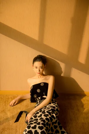 海陆爱心裙性感靓丽写真图片_1