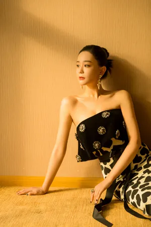 海陆爱心裙性感靓丽写真图片_6