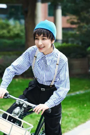 吴昕元气少年妆写真图片_3