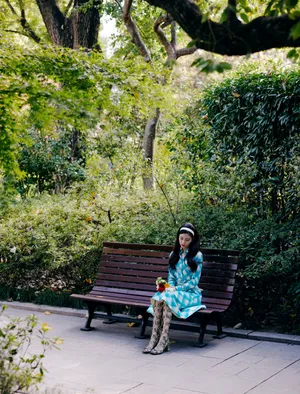宋妍霏蓝白格纹裙写真图片_4