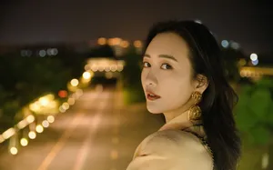 王鸥清新靓丽夜景写真图片_3