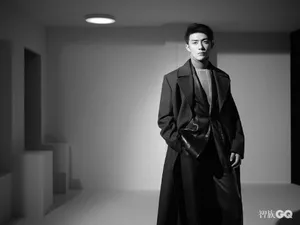 李泽锋最新秋冬帅气写真图片