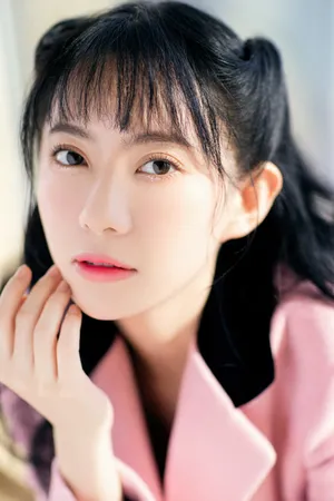 刘萌萌粉色套装甜美写真图片_5