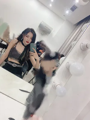 吴宣仪吊带红唇妩媚性感图片_1